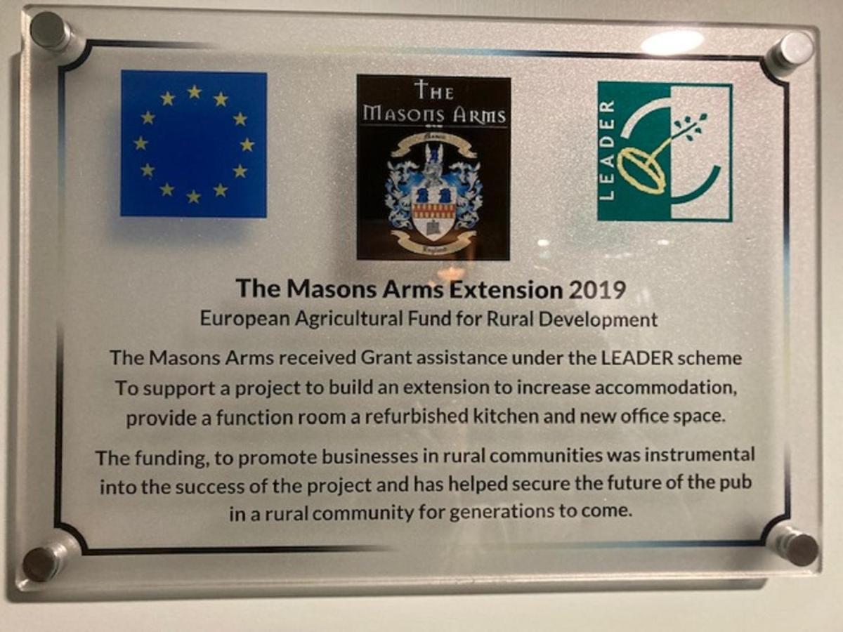 The Masons Arms Panzió Norham Kültér fotó
